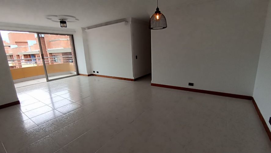 Apartamento de 3 alcobas en arriendo en Lorena, Medellín, 110 m² · foto 3 de 22
