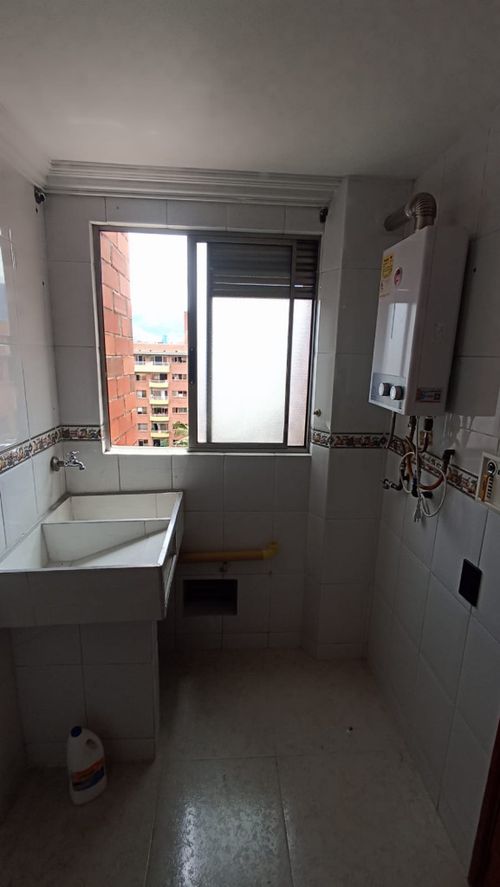Apartamento de 3 alcobas en arriendo en Lorena, Medellín, 110 m² · foto 8 de 22