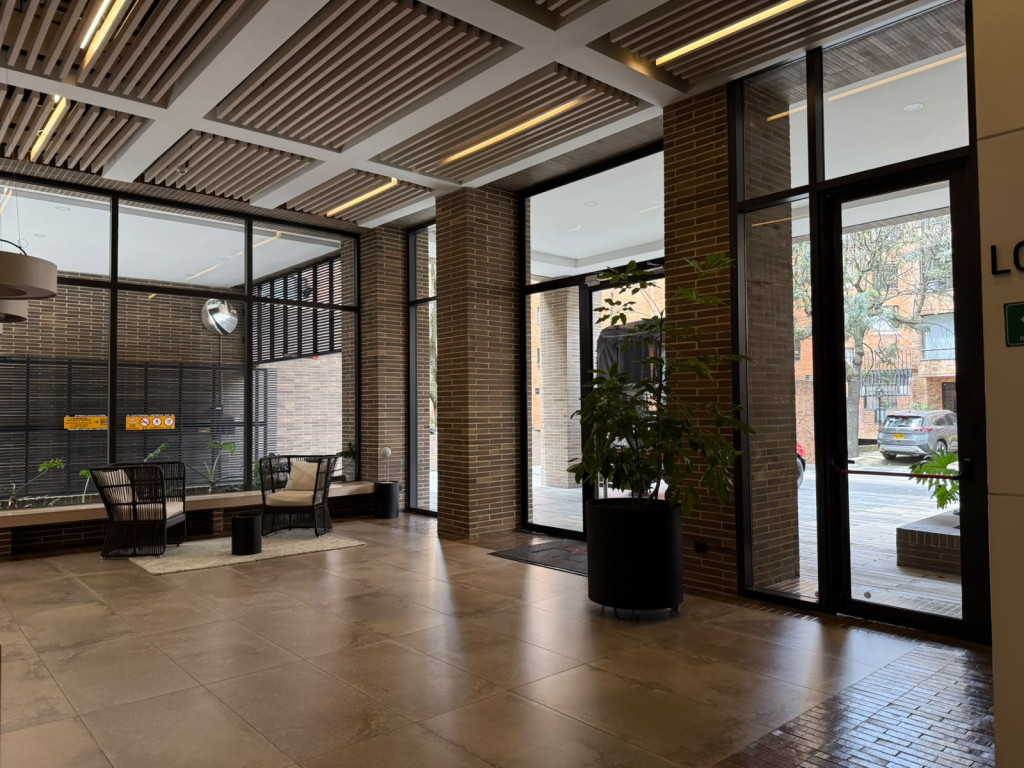 Apartamento en venta en La Carolina, Bogotá · foto 2 de 24