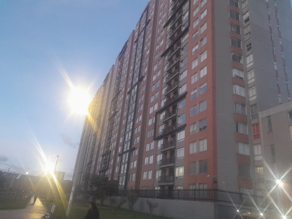Apartamento en venta en Castilla, Bogotá · foto 2 de 24