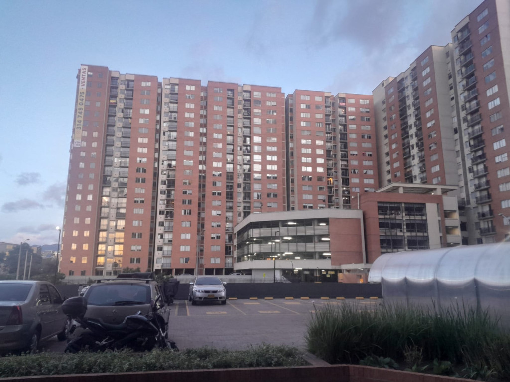 Apartamento en venta en Castilla, Bogotá · foto 10 de 24
