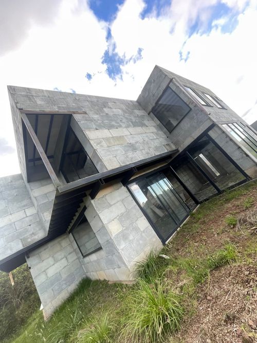Casa en venta en Loma Del Escobero, Envigado · foto 2 de 2