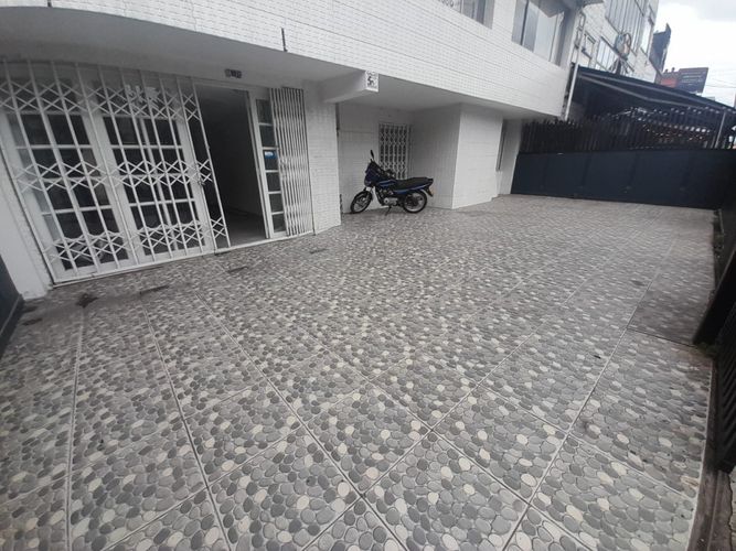 Casa en venta en La Castellana, Bogotá · foto 2 de 24