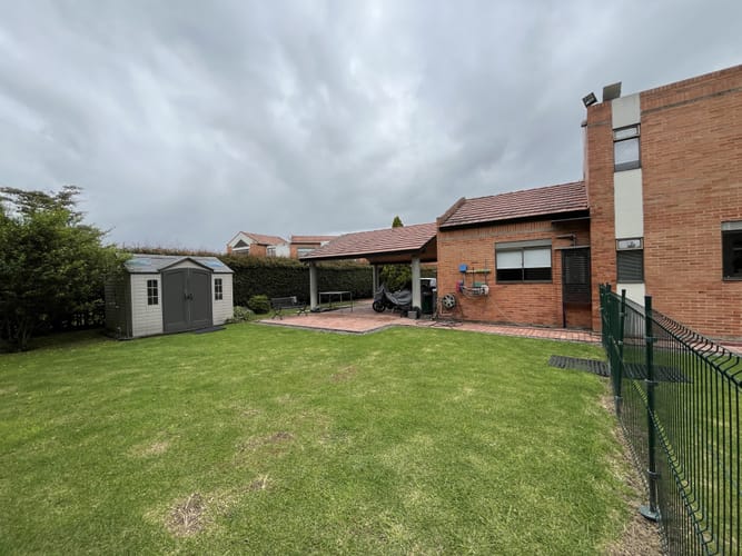 Casa en venta en Guaymaral, Bogotá · foto 2 de 24