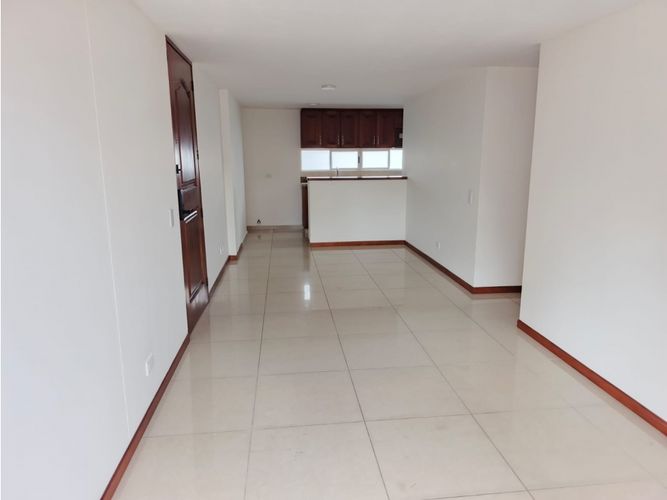 Apartamento de 3 alcobas en arriendo en Los Colores, Medellín, 93 m² · foto 2 de 24