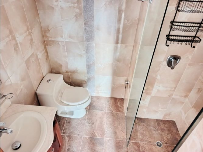 Apartamento de 3 alcobas en arriendo en Los Colores, Medellín, 93 m² · foto 13 de 24