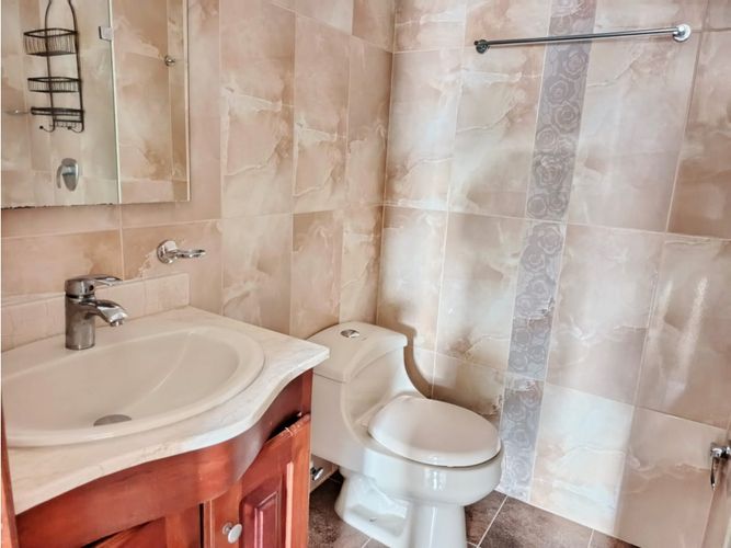 Apartamento de 3 alcobas en arriendo en Los Colores, Medellín, 93 m² · foto 14 de 24