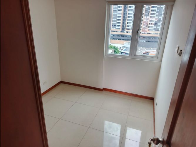 Apartamento de 3 alcobas en arriendo en Los Colores, Medellín, 93 m² · foto 17 de 24
