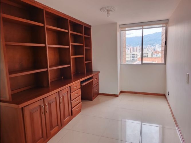 Apartamento de 3 alcobas en arriendo en Los Colores, Medellín, 93 m² · foto 19 de 24