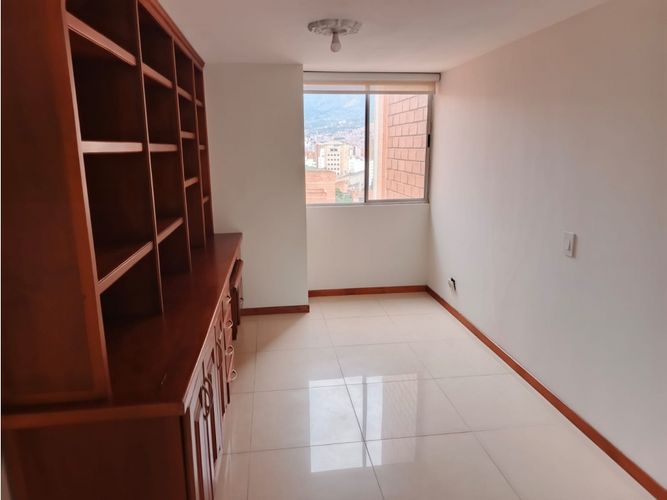 Apartamento de 3 alcobas en arriendo en Los Colores, Medellín, 93 m² · foto 20 de 24