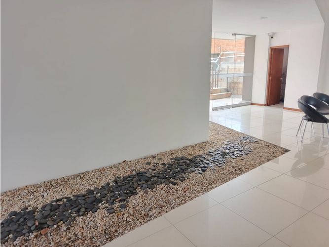 Apartamento de 3 alcobas en arriendo en Los Colores, Medellín, 93 m² · foto 23 de 24