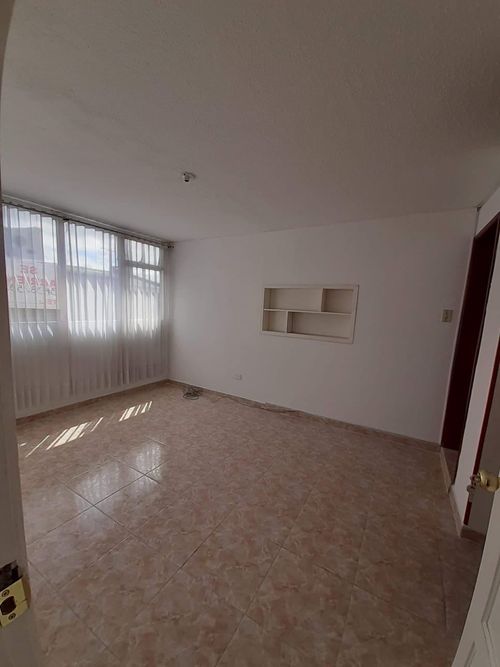 Apartamento de 4 alcobas en venta en Gran America, Bogotá, 121 m² · foto 3 de 18