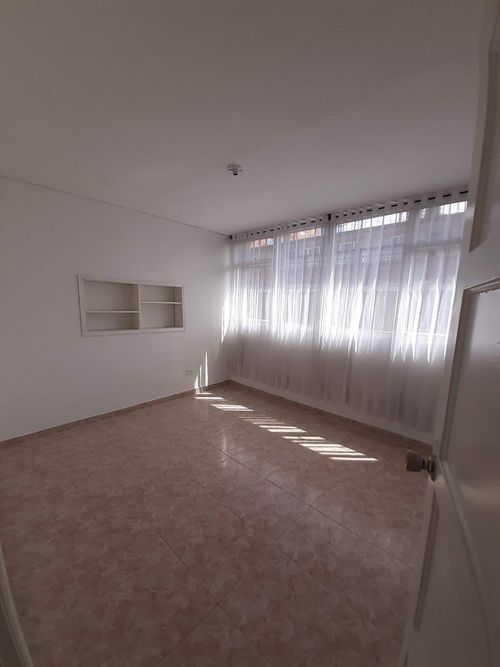 Apartamento de 4 alcobas en venta en Gran America, Bogotá, 121 m² · foto 10 de 18