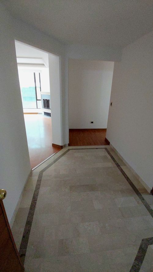 Apartamento de 2 alcobas en venta en Santa Barbara, Bogotá, 59 m² · foto 4 de 14
