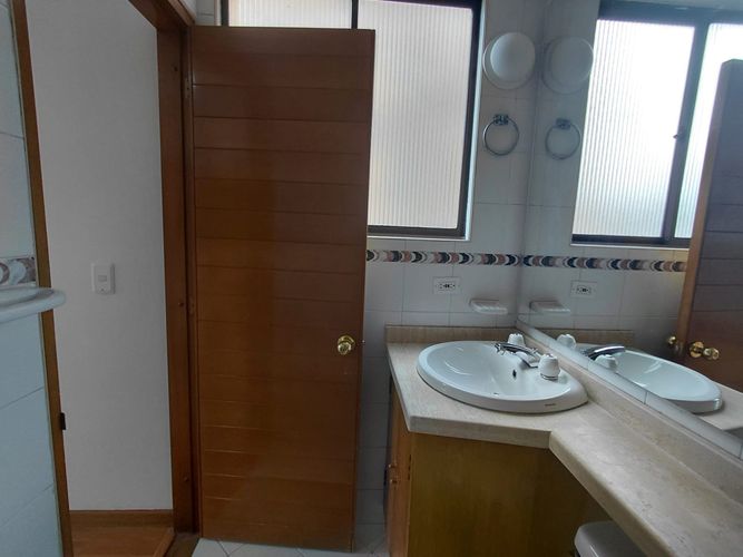 Apartamento de 2 alcobas en venta en Santa Barbara, Bogotá, 59 m² · foto 13 de 14