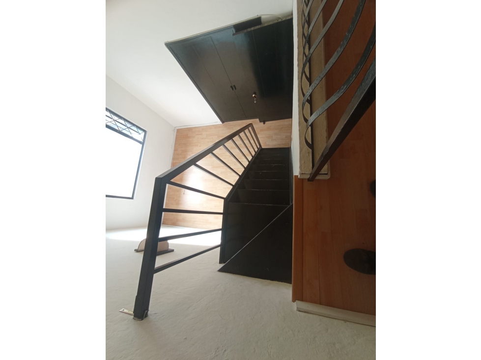 Casa en venta en Cedritos, Bogotá · foto 3 de 18
