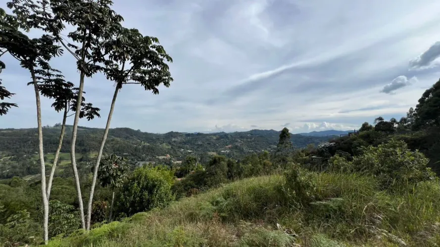 Lote en venta en Tablacito, Rionegro, 6400 m² · foto 2 de 15
