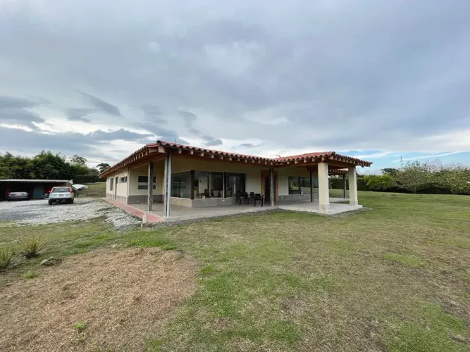Casa de 5 alcobas en venta en Lomitas, La Ceja · foto 5 de 24