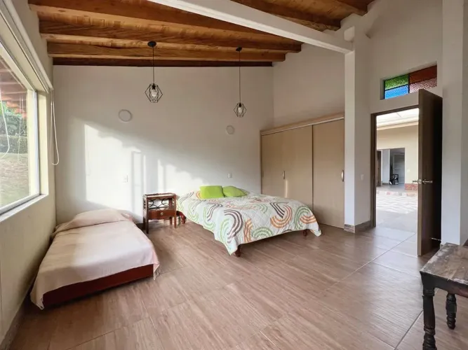 Casa de 5 alcobas en venta en Lomitas, La Ceja · foto 8 de 24