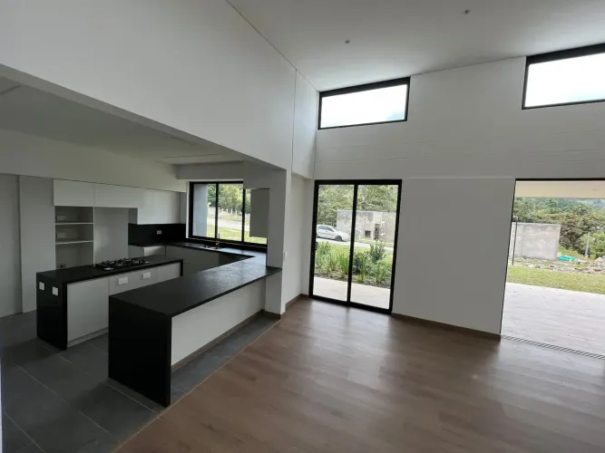 Casa de 3 alcobas en venta en Los Salados, El Retiro, 1876 m² · foto 15 de 24