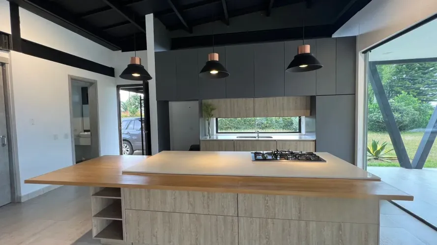 Casa de 3 alcobas en venta en Pontezuela, Rionegro · foto 2 de 24