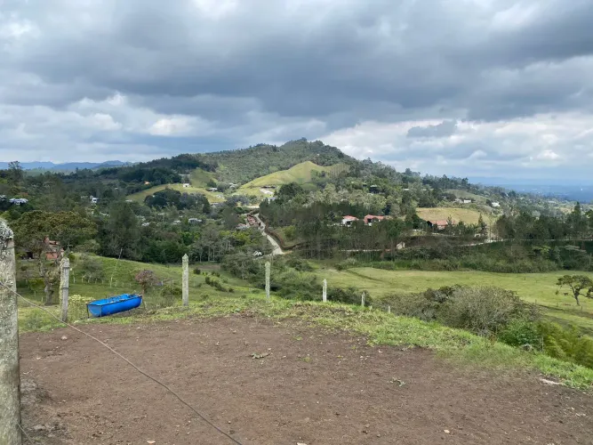Lote en venta en Cabeceras De Llanogrande, Rionegro, 46377 m² · foto 2 de 24