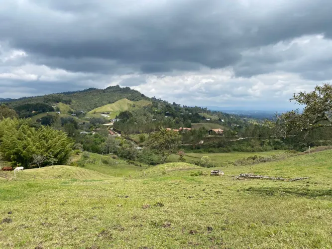 Lote en venta en Cabeceras De Llanogrande, Rionegro, 46377 m² · foto 9 de 24