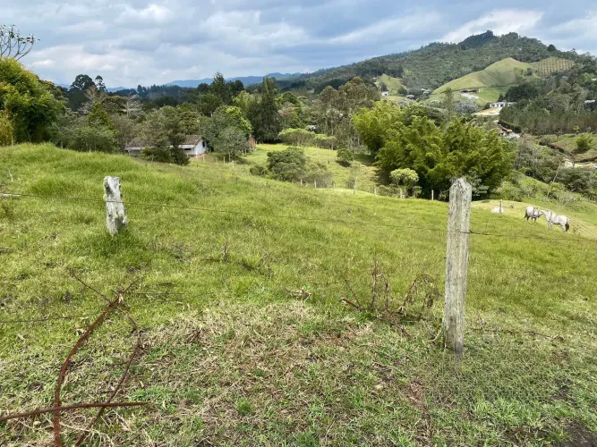 Lote en venta en Cabeceras De Llanogrande, Rionegro, 46377 m² · foto 14 de 24