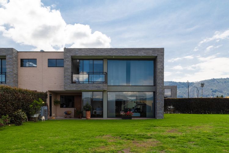 Casa de 3 alcobas en arriendo en Cetime, Cota, 250 m² · foto 2 de 20