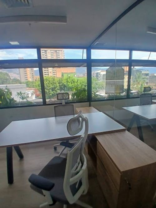 Oficina en arriendo en Los Colores, Medellín, 5 m² · foto 2 de 2