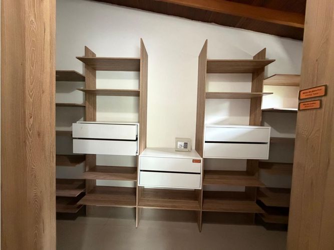 Casa de 4 alcobas en arriendo en La Inmaculada, Envigado, 700 m² · foto 9 de 24