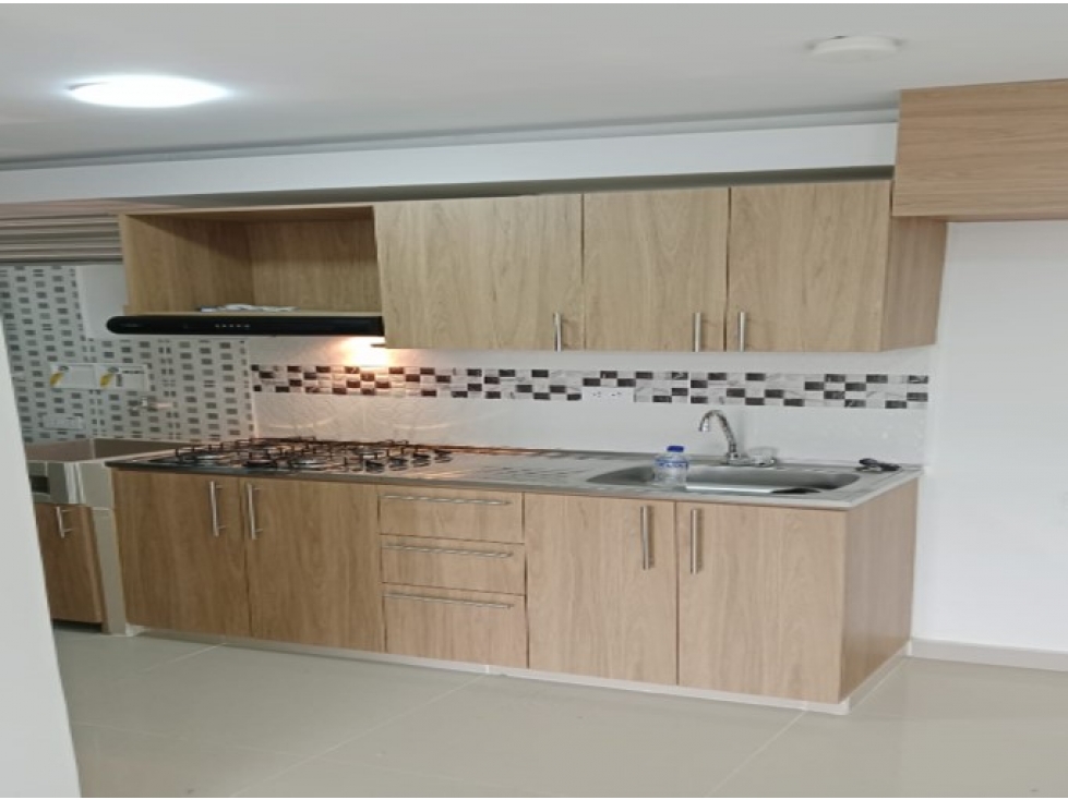 Apartamento en venta en Caqueta, La Estrella · foto 3 de 24