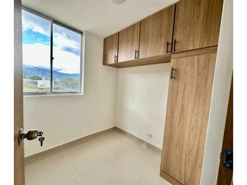 Apartamento en venta en Caqueta, La Estrella · foto 6 de 24