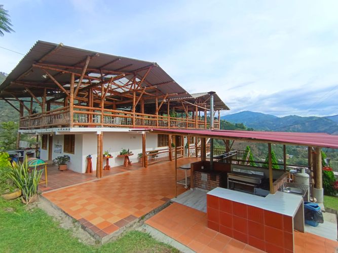 Finca en venta en Versalles, Manizales, 378 m² · foto 18 de 23