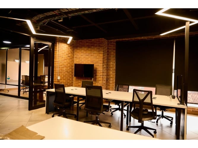 Oficina en arriendo en El Poblado, Medellín, 120 m² · foto 6 de 24