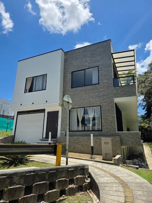 Casa de 4 alcobas en venta en Llano Grande, Rionegro, 330 m² · foto 7 de 8