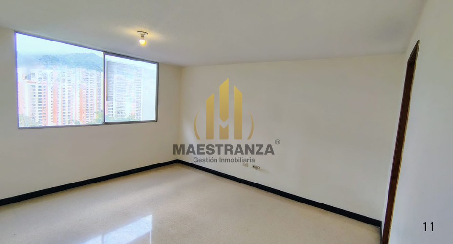 Apartamento de 2 alcobas en venta en Loma De Los Bernal, Medellín, 96 m² · foto 5 de 18