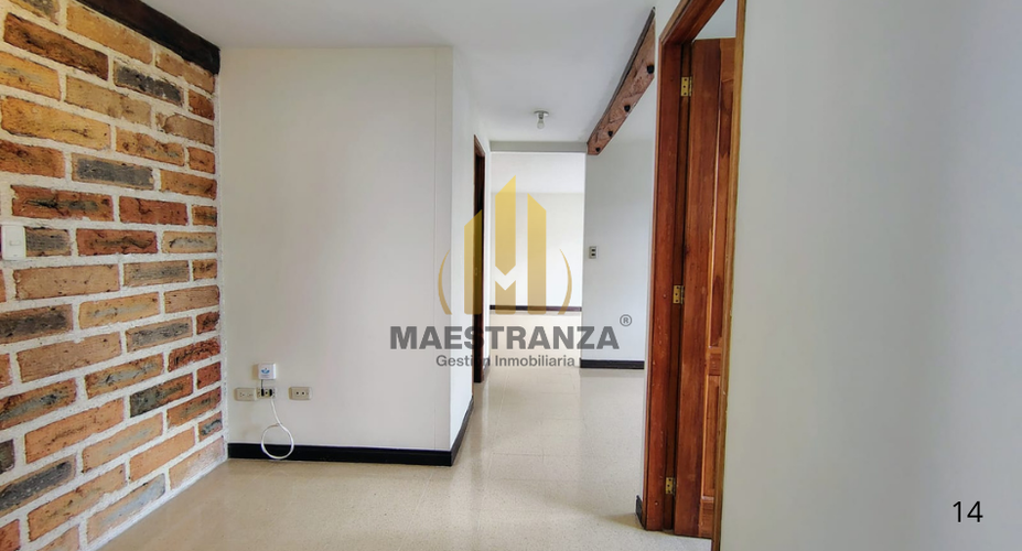 Apartamento de 2 alcobas en venta en Loma De Los Bernal, Medellín, 96 m² · foto 6 de 18