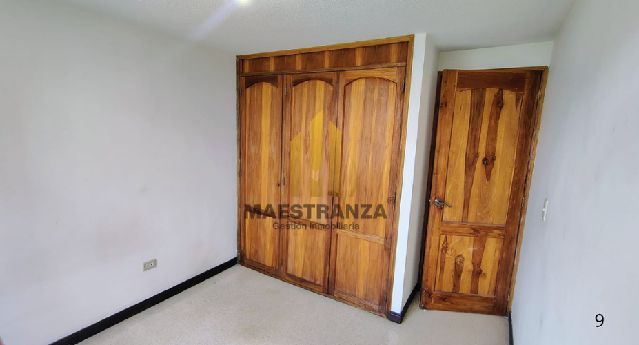 Apartamento de 2 alcobas en venta en Loma De Los Bernal, Medellín, 96 m² · foto 10 de 18