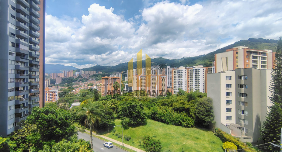 Apartamento de 2 alcobas en venta en Loma De Los Bernal, Medellín, 96 m² · foto 12 de 18