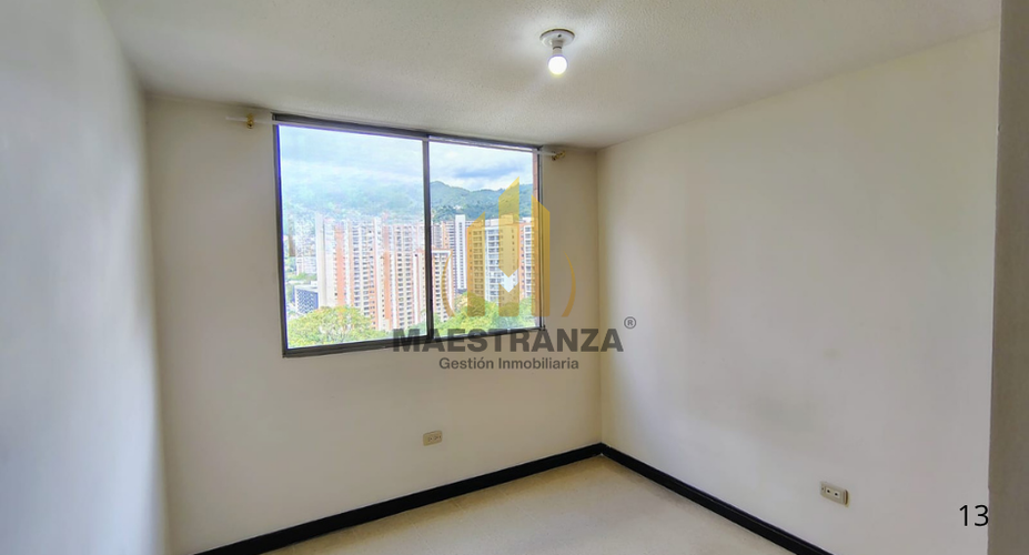 Apartamento de 2 alcobas en venta en Loma De Los Bernal, Medellín, 96 m² · foto 13 de 18