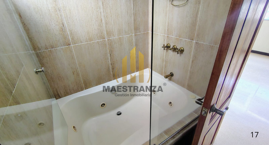 Apartamento de 2 alcobas en venta en Loma De Los Bernal, Medellín, 96 m² · foto 16 de 18