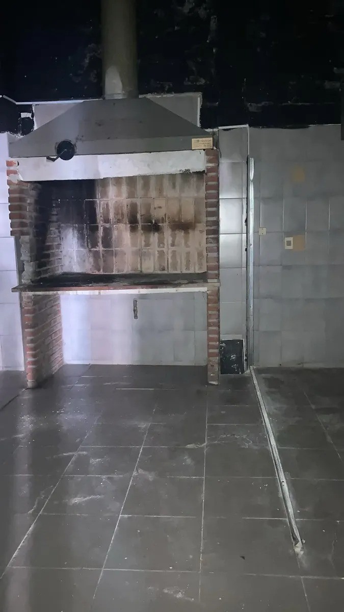 Alquilo Local Comercial, 150 Metros De Planta Mas Sotano Y Entrepiso, 3 Baños, Ubicacion Estrategica. · Foto 8