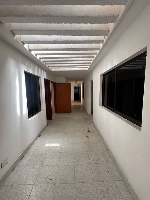Casa de 5 alcobas en venta en Villa Olimpica Simon Bolivar, Santa Marta, 281 m² · foto 2 de 13