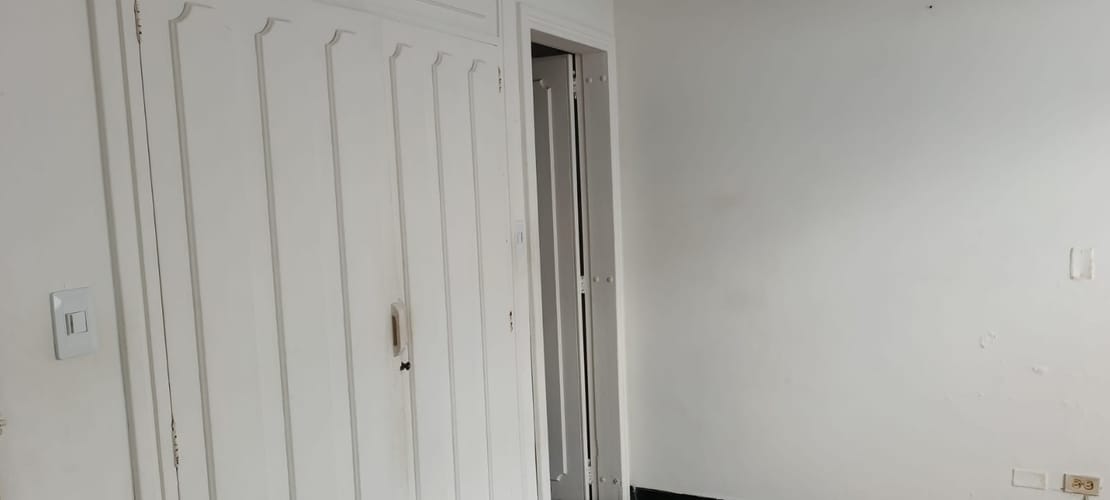 Casa de 13 alcobas en venta en Avenida 30 De Agosto, Pereira, 1750 m² · foto 2 de 19