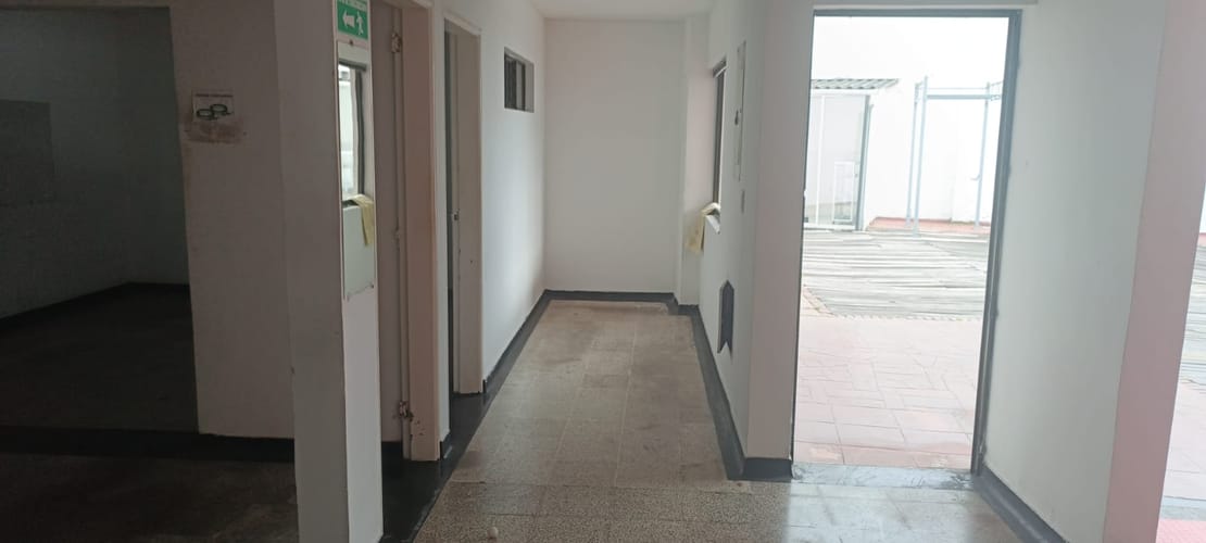 Casa de 13 alcobas en venta en Avenida 30 De Agosto, Pereira, 1750 m² · foto 8 de 19