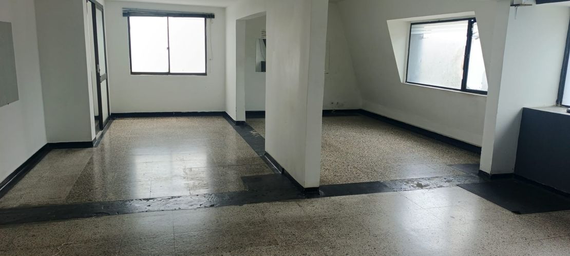 Casa de 13 alcobas en venta en Avenida 30 De Agosto, Pereira, 1750 m² · foto 9 de 19