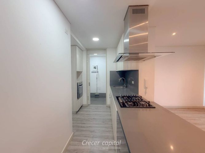 Apartamento de 1 alcoba en arriendo en Manila, Medellín, 63 m² · foto 5 de 10