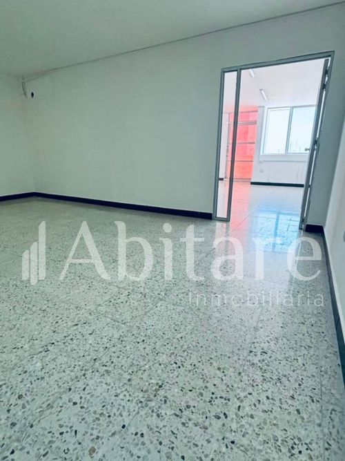 Oficina en arriendo en La Matuna, Cartagena, 68 m² · foto 2 de 9
