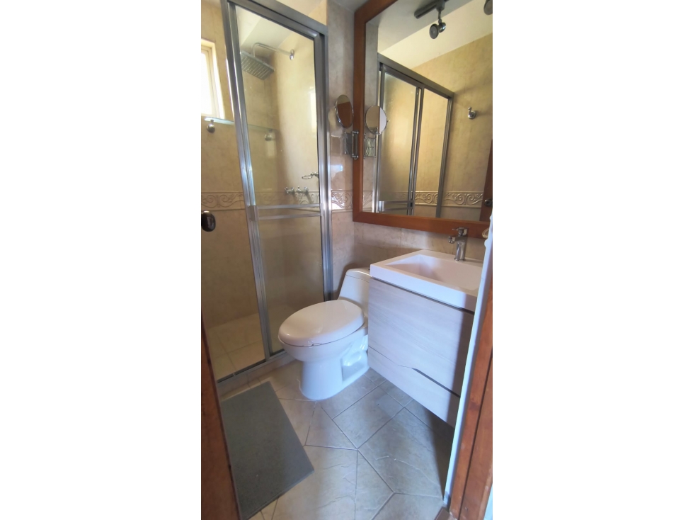 Apartamento en arriendo en Castropol, Medellín · foto 3 de 13